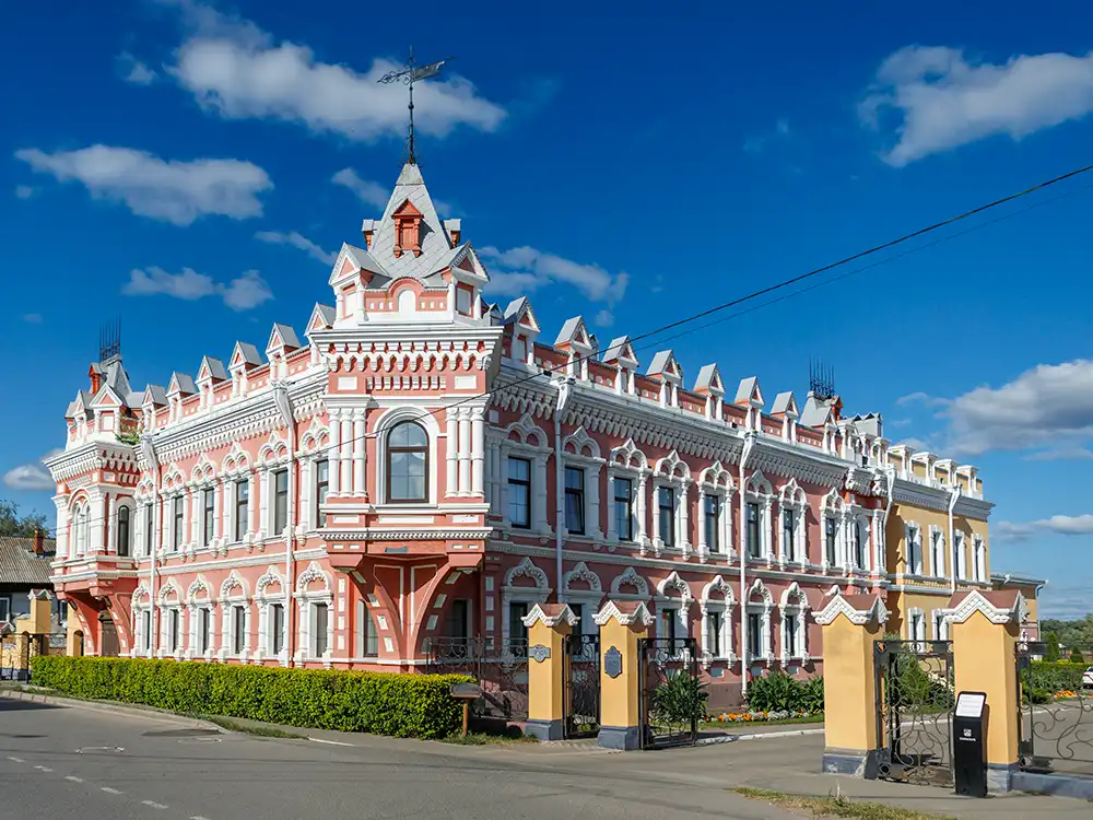 Царь-дом Павла Башенина. Коронованный особняк