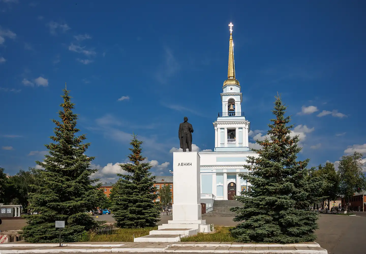 Сила веры. Благовещенский собор, священномученики Николай и Варвара, памятник Ленину