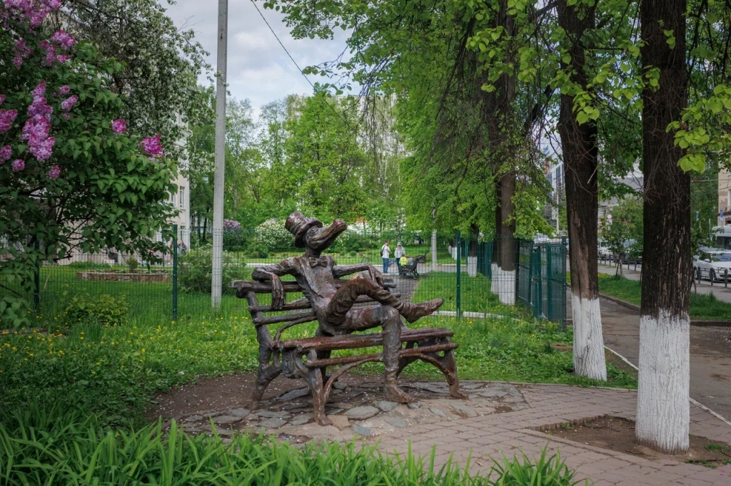 Памятник крокодилу в Ижевске - Визит Удмуртия Памятник крокодилу в Ижевске - Визит Удмуртия