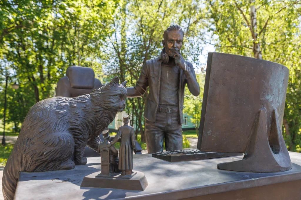 Памятник программисту в Ижевске | visitudmurtia.org Памятник программисту в Ижевске | visitudmurtia.org