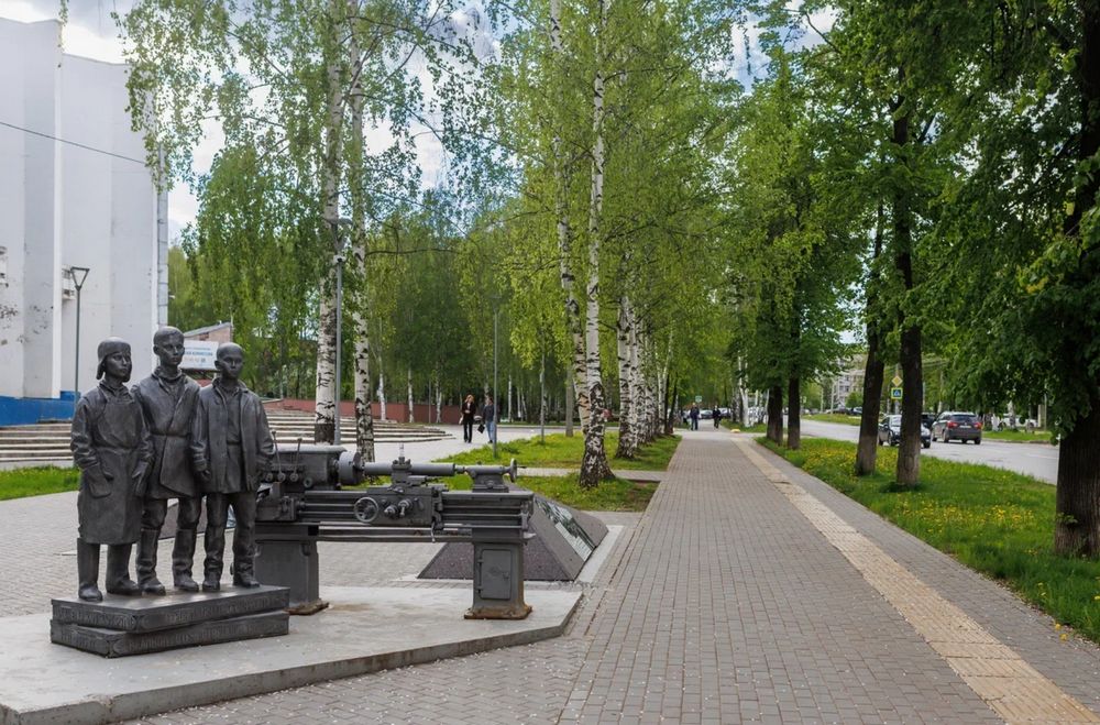 Памятник оружейникам Удмуртии, героям трудового фронта Великой Отечественной войны | Путешествуй по Удмуртии Памятник оружейникам Удмуртии, героям трудового фронта Великой Отечественной войны | Путешествуй по Удмуртии
