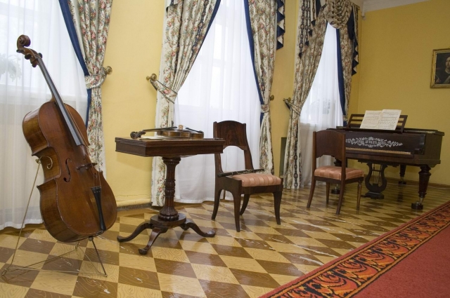 Экспонаты музея Чайковского Воткинск - ВизитУдмуртия Экспонаты музея Чайковского Воткинск - ВизитУдмуртия