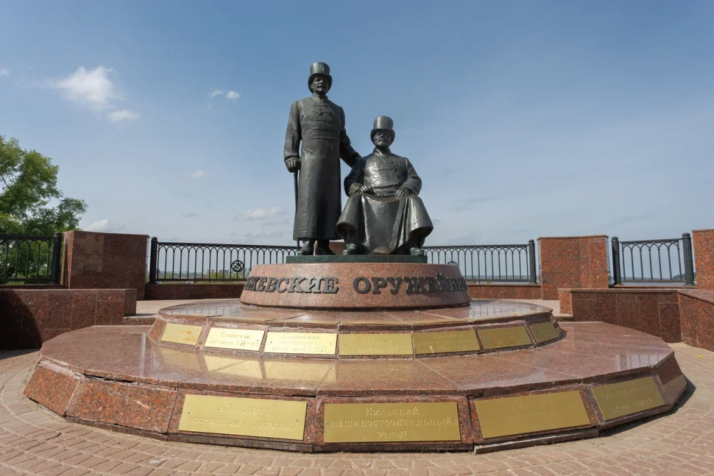 памятник ижевским оружейникам