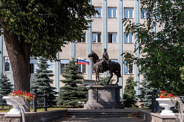 Кавалерист-девица: памятник Надежде Дуровой в Сарапуле