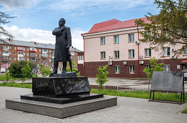 Привокзальный памятник П.И. Чайковскому в Ижевске: скульптура, культурное наследие и историческая память