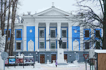 Культурный центр «Россия» в Глазове: история и современность главной сцены города